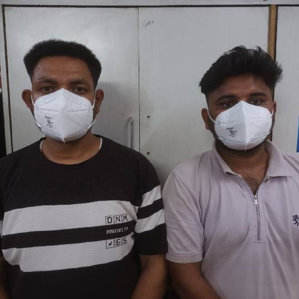 नोएडा में सवा तीन करोड़ ठगी में दो गिरफ्तार:निवेश में मुनाफा दिखाकर की थी ठगी, 43 लाख कराए थे फ्रीज
