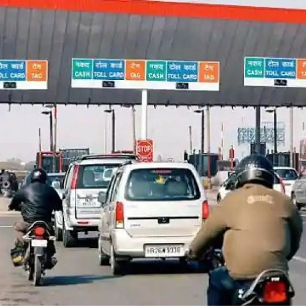 बाइक-स्कूटर पहले की तरह टोल फ्री रहेंगे:मीडिया रिपोर्ट्स में 15 जुलाई से टैक्स लगाने की बात कही थी; गडकरी बोले- ये फेक न्यूज