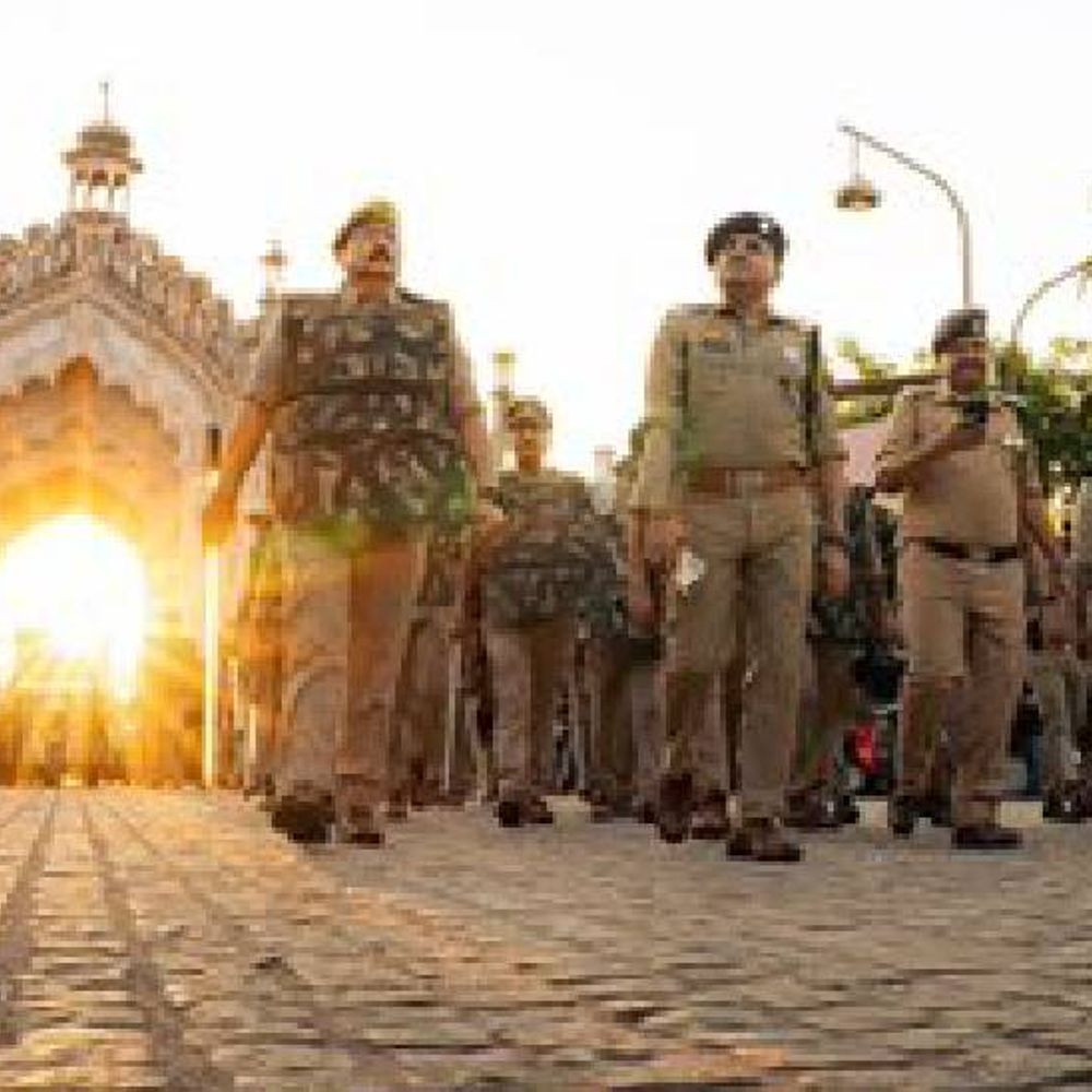 लखनऊ में मोहर्रम जुलूस पर ड्रोन से नजर:शहर में 5000 पुलिस कर्मी तैनात, हर संदिग्ध पर नजर