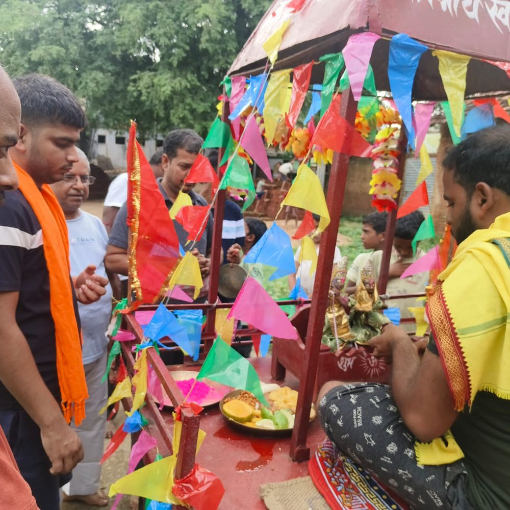 फतेहपुर में भक्तों ने खींची रथ की डोर