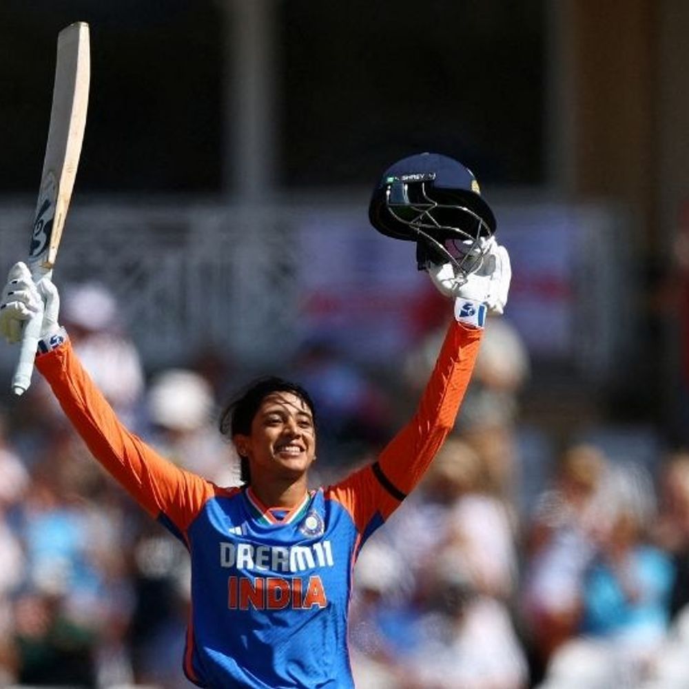 भारतीय महिला टीम ने इंग्लैंड को 97 रनों से हराया:कप्तान मंधाना का शतक, डेब्यू मैच में श्री चरणी को 4 विकेट