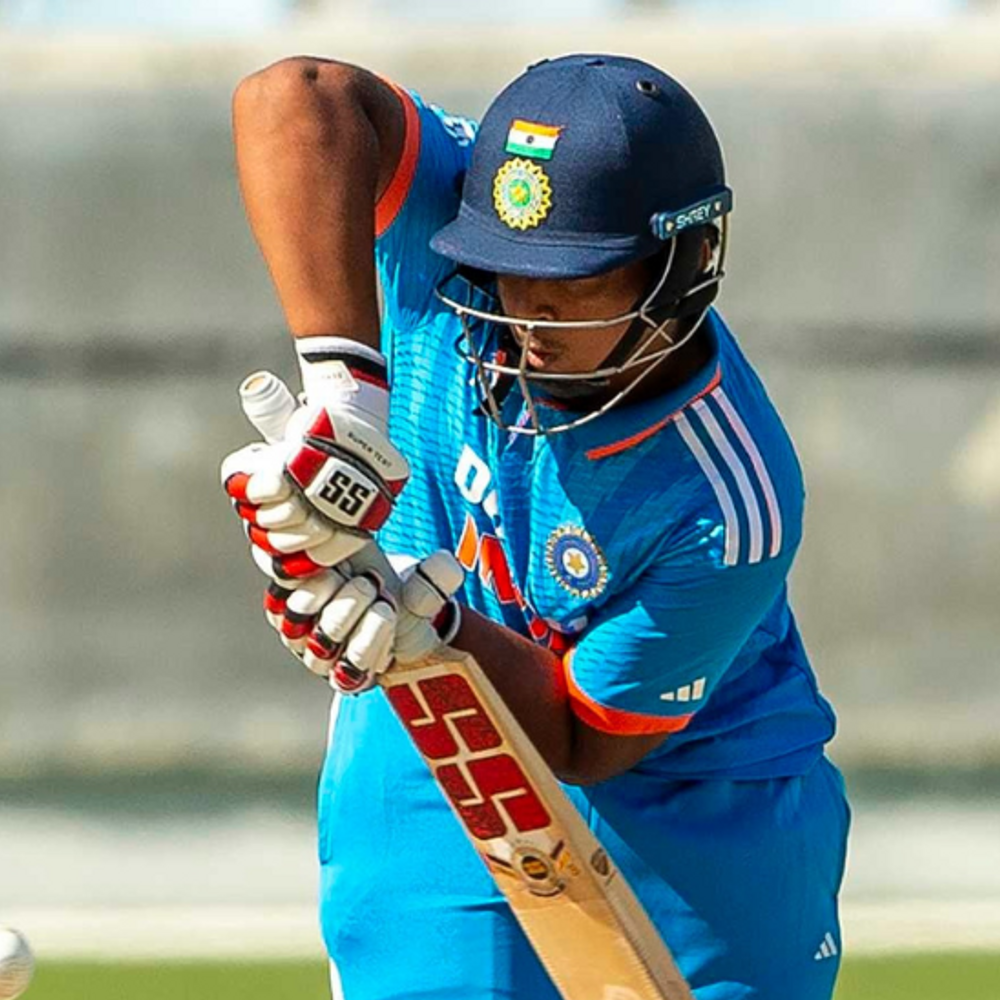 वैभव ने इंस्टा की स्टोरी पर आशाएं गाना लगाया:थेरेपिस्ट के साथ फोटो री-शेयर की; इंग्लैंड के खिलाफ यूथ वनडे में 48 रन बनाए