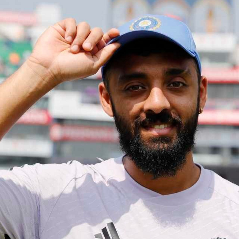 ₹600 में जूनियर आर्टिस्ट से टीम इंडिया तक का सफर:भारतीय स्पिनर वरुण चक्रवर्ती ने आर्किटेक्ट और म्यूजिशियन बनने की कोशिश भी की