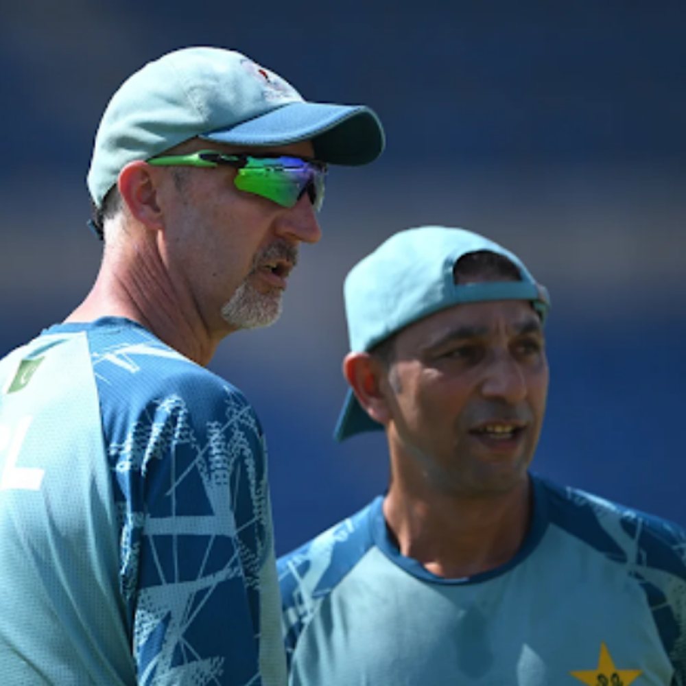 अजहर महमूद पाकिस्तान टेस्ट टीम के कोच बने:साउथ अफ्रीका सीरीज पहला असाइनमेंट होगा; पाकिस्तान के लिए 21 टेस्ट खेले