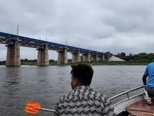 कोटा में चंबल नदी में कूदे युवक का शव मिला:700 मीटर दूर बॉडी मिली, गोताखोर की टीम ने 15 किमी तक सर्च अभियान चलाया था