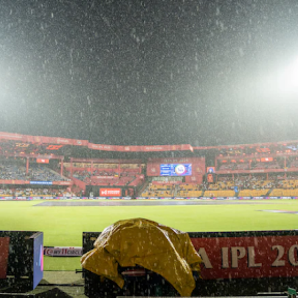 फायर सेफ्टी उल्लंघन पर चिन्नास्वामी स्टेडियम की बिजली कटी:KSCA के पास जरूरी सुरक्षा सर्टिफिकेट नहीं, RCB जश्न में 11 लोगों की जान गई थी