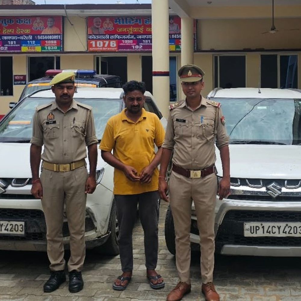 वाहन चोरी का आरोपी गिरफ्तार:हाफिजगंज पुलिस ने चोरी की विटारा-ब्रेजा कार के साथ मोबीन खान को पकड़ा