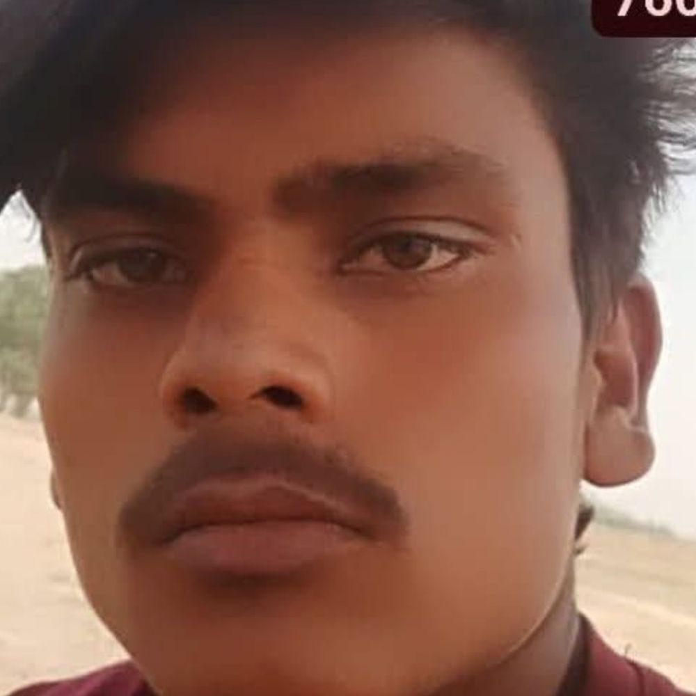 हाथरस में ट्रेन से गिरकर युवक की मौत:डेढ़ महीने पहले हुई थी शादी, धान की रोपाई के लिए जा रहा था इगलास