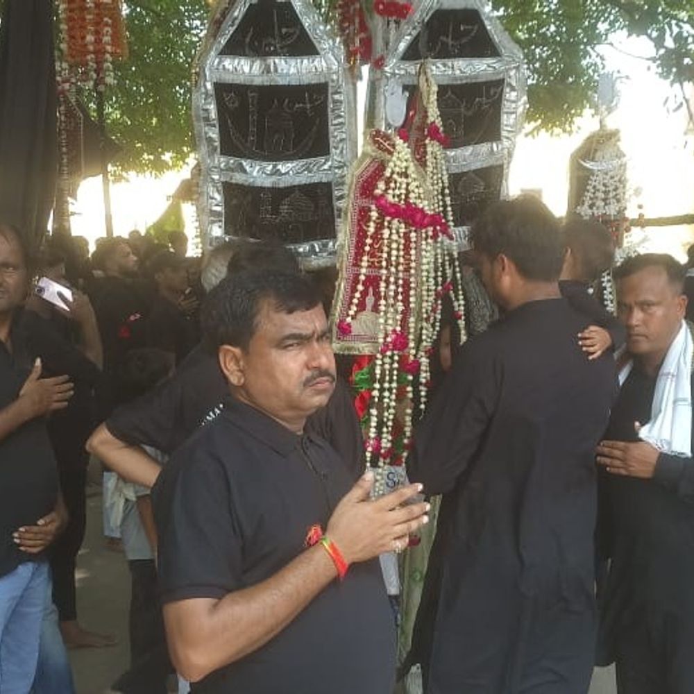 पिहानी में सातवीं मोहर्रम का जुलूस:140 पुलिसकर्मी, डेढ़ सेक्शन पीएसी और 4 ड्रोन कैमरों से की गई निगरानी