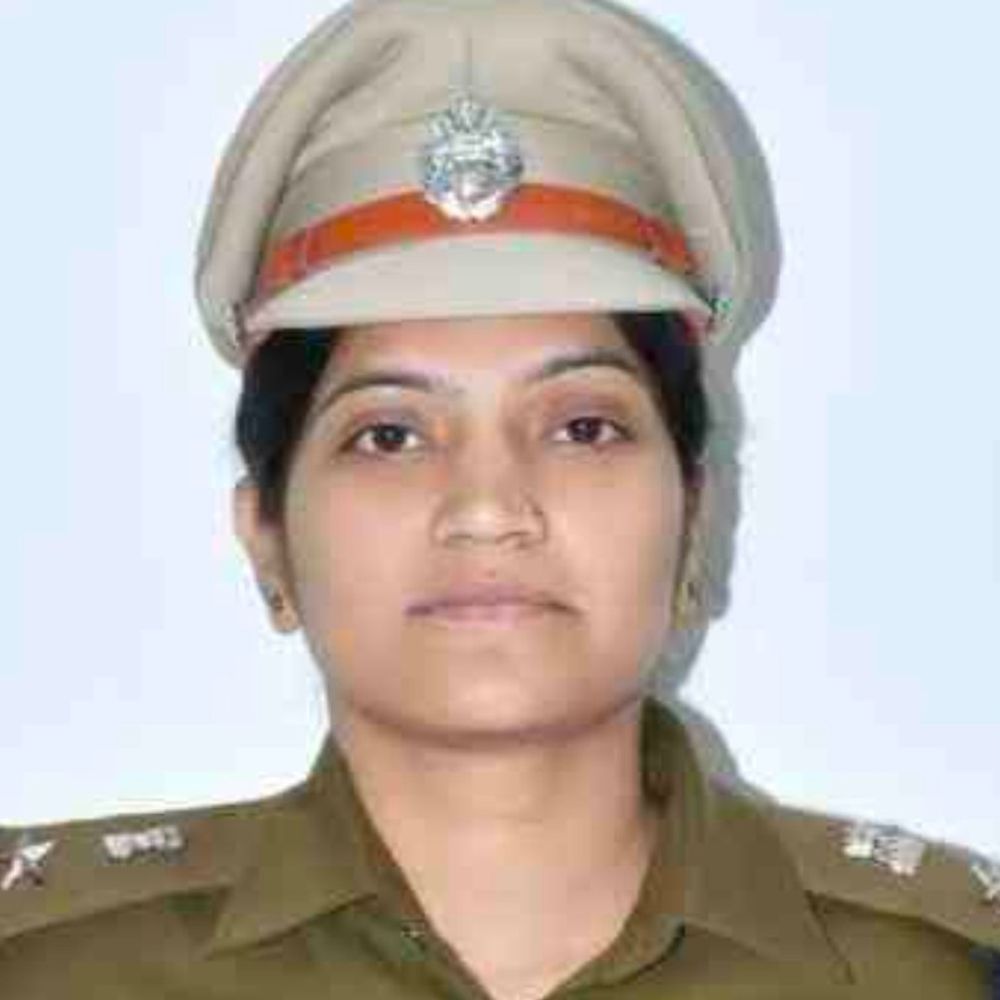 कानून व्यवस्था को लेकर एसपी का एक्शन:फर्रुखाबाद में 21 पुलिसकर्मी लाइन हाजिर, दो चालक भी शामिल