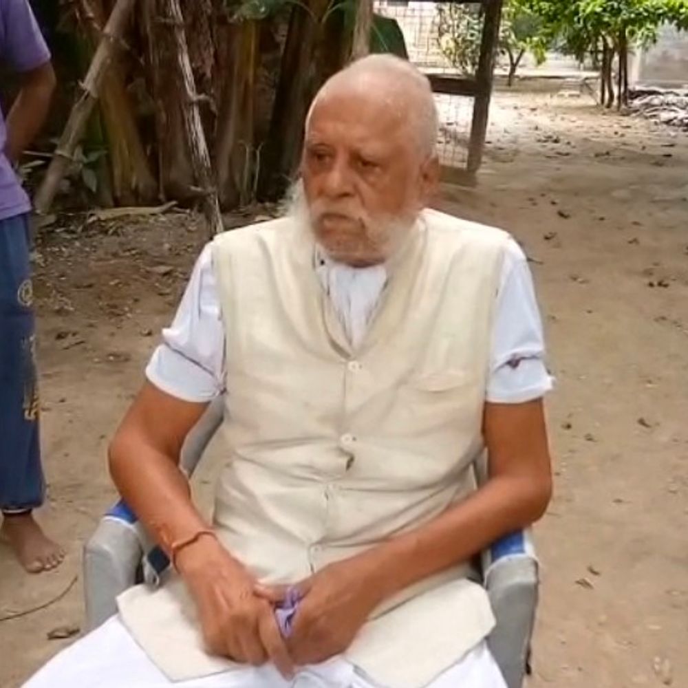 मोहर्रम से पहले राजा भैया के पिता का विवादित ट्वीट:कहा- जल्द होगी गिरफ्तारी, इस्लाम और बीजेपी का समर्थन करने की दी सलाह