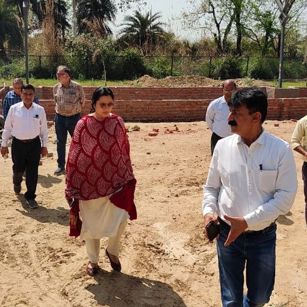 बुलंदशहर में व्यापार को मिलेगी नई दिशा:53 करोड़ की लागत से बन रहे दो शॉपिंग कॉम्प्लेक्स, गंगानगर में 12 शोरूम और ट्रांसपोर्ट नगर में 99 दुकानें