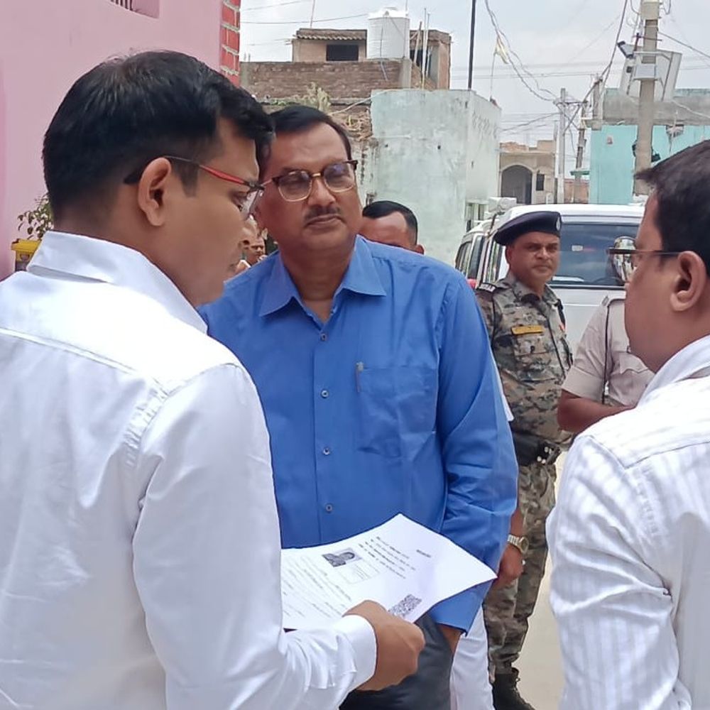 मतदाता सूची अपडेट में लापरवाही नहीं:गोपालगंज डीएम ने किया औचक निरीक्षण, बोले- कर्मियों को टेक्निकल ज्ञान में कमी