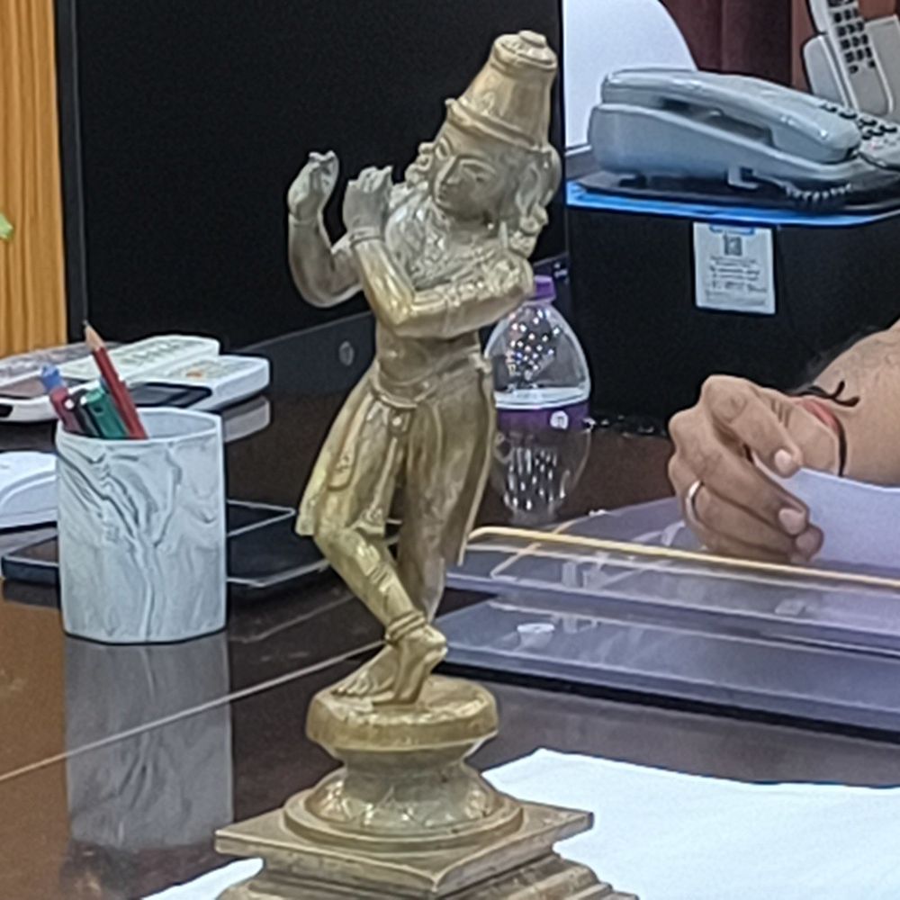 कटिहार में मंदिर से चोरी गई अष्टधातु की मूर्ति बरामद:​​​​​​​पांच आरोपी गिरफ्तार, मूर्ति गलाने की मशीनें भी जब्त; पुलिस की विशेष टीम को बड़ी सफलता