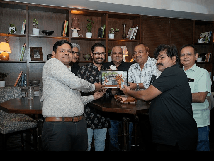 OTT के दौर में आमिर खान ने चुना थिएटर:'सितारे जमीन पर' के लिए सिनेमाघर मालिकों ने तारीफ की, दिया गया स्पेशल रिकॉग्निशन अवॉर्ड