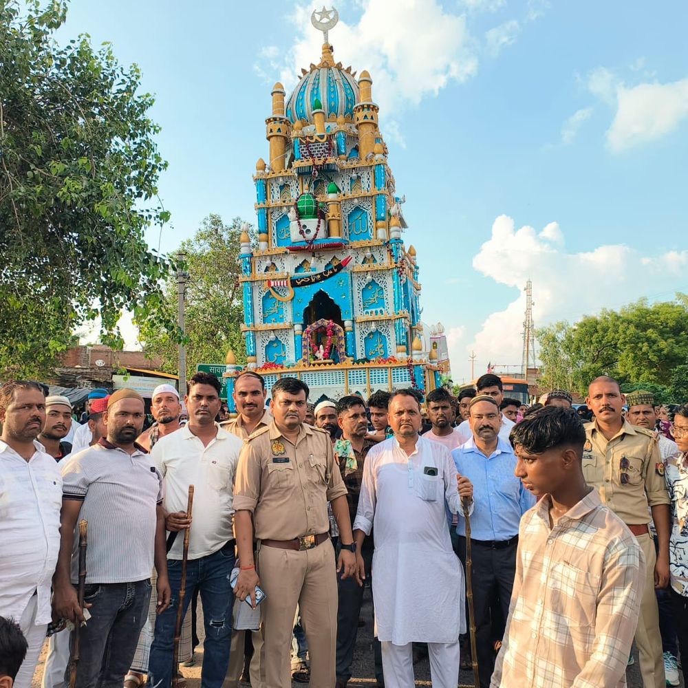 मोहर्रम पर घाटमपुर में निकला ताजिया जुलूस:युवाओं ने दिखाए करतब, कर्बला में किया दफन