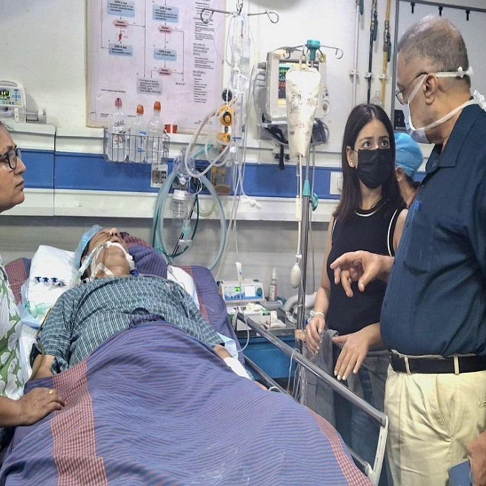 पंजाब में एक्ट्रेस तानिया के पिता की हालत गंभीर:क्लिनिक में घुसकर पांच गोलियां मारीं, स्वास्थ्य मंत्री बोले-सुरक्षा कैसे हटी? इसकी जांच होगी