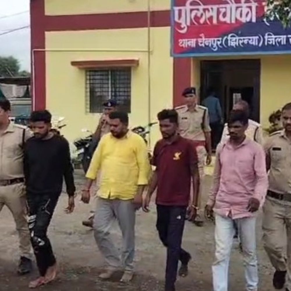 खरगोन में कर्मचारी की गर्लफ्रेंड से अवैध संबंध बनाए:जंगल बुलाकर गमछे से गला घोंटकर हत्या की; ट्रैक्टर शोरूम मालिक समेत चार गिरफ्तार