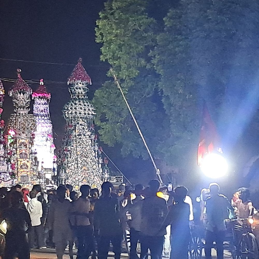 बलरामपुर में मोहर्रम का जुलूस:हजारों लोगों ने निकाला ताजिया, ट्रैफिक जाम से आम जनजीवन प्रभावित