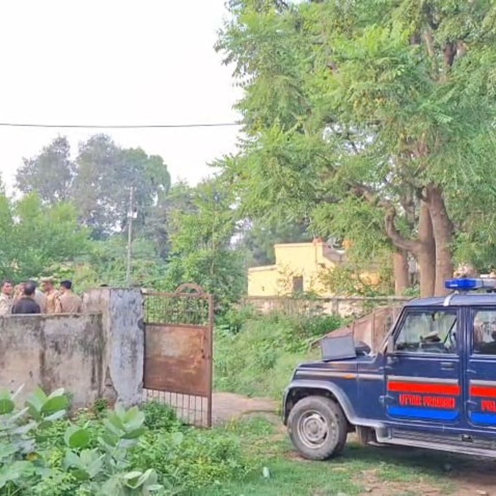इटावा में गांजा तस्करी का भंडाफोड़:रेलवे कॉलोनी से 35 किलो गांजा जब्त, एक आरोपी गिरफ्तार, दूसरा फरार