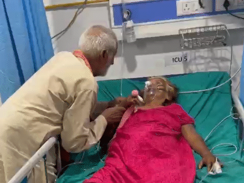 'तोहरा कुछ ना होई, घबरा मत, ठीक हो जईबू':Electrolyte Imbalance से पीड़ित पत्नी आईसीयू में एडमिट थी, बुजुर्ग पति देता रहा हौसला