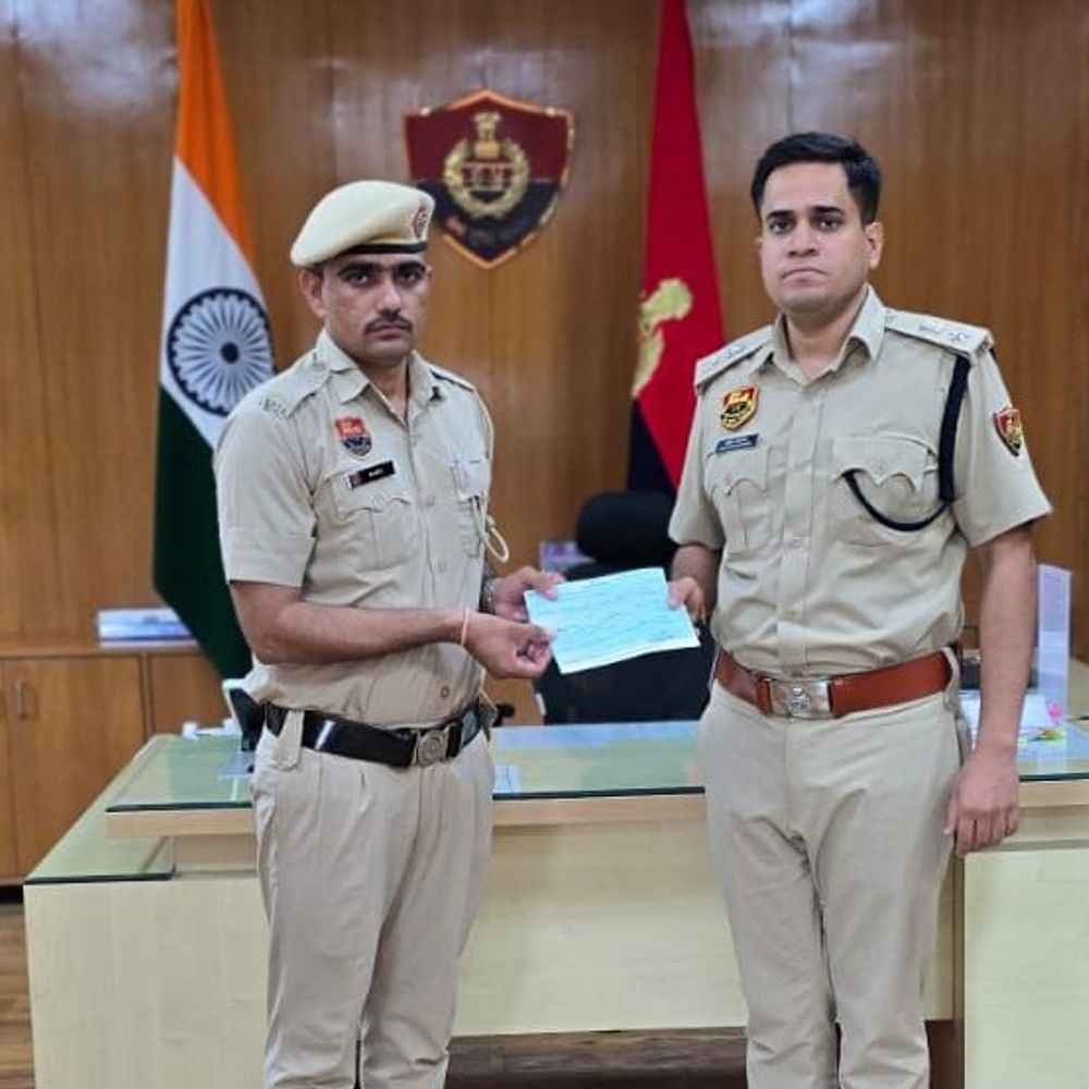 सिपाही के बेटे को मिली 24.70 लाख की मदद:हांसी पुलिस ने एक दिन की सैलरी से जुटाए पैसे, बच्चा गंभीर बीमारी से पीड़ित
