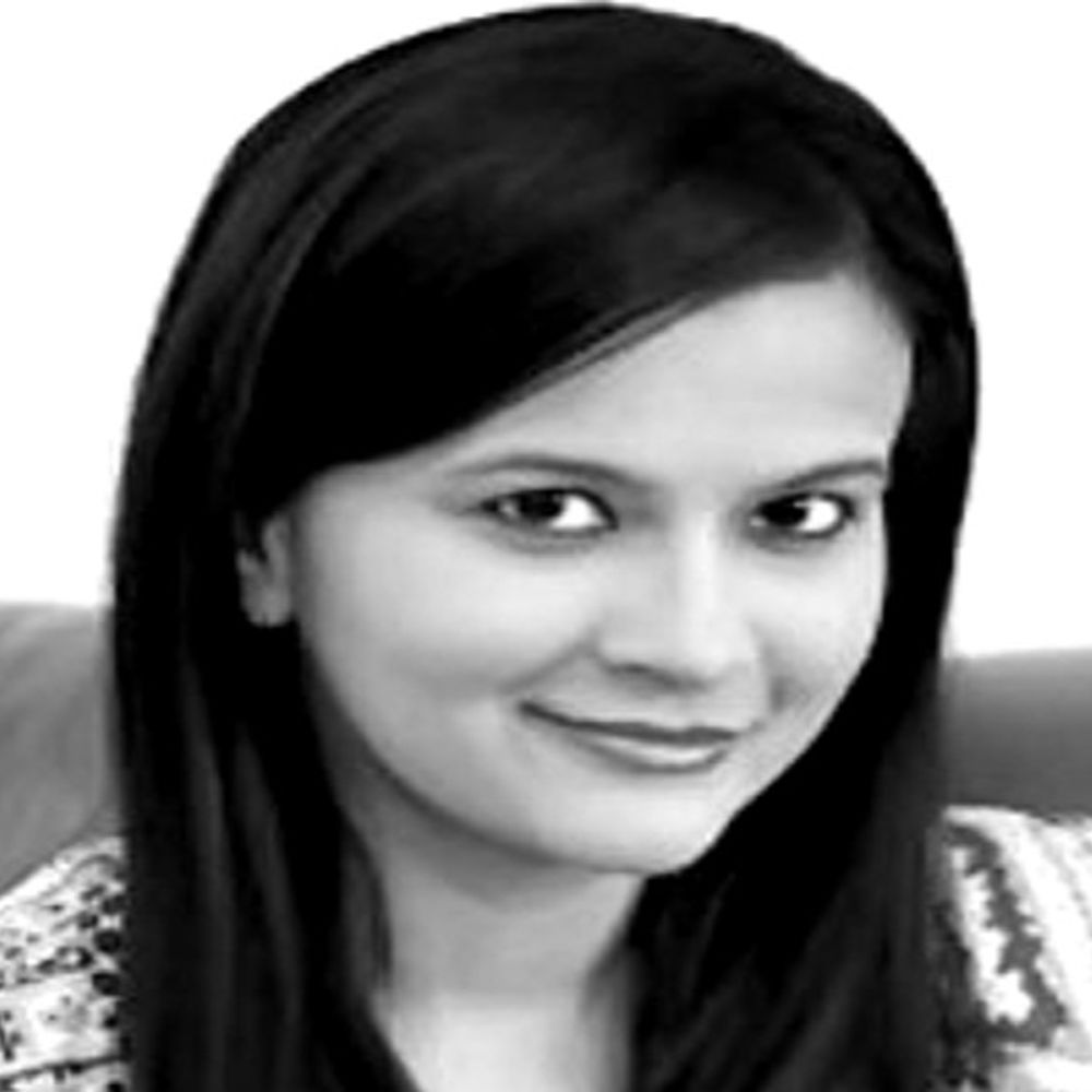 मेघना पंत का कॉलम:युवा और आकर्षक दिखने की यह होड़ हमें कहां ले जा रही है?