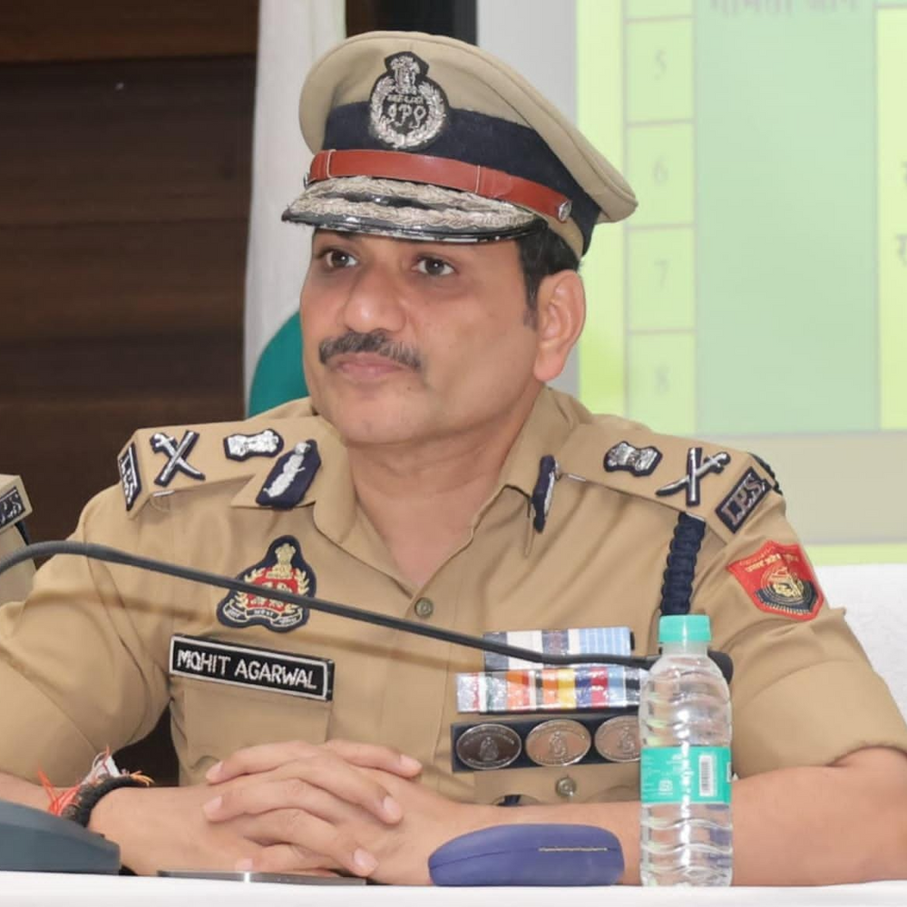 वाराणसी 112-PRV को 5 मिनट में पहुंचने का टारगेट:हर महीने 3 टीम बनेगी PRV आफ द मंथ, अभी 6 मिनट रिस्पांस टाइम