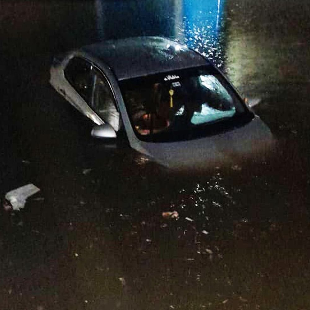 फतेहपुर में 10 घंटे लगातार बारिश:बस स्टैंड समेत कई इलाकों में 5 फीट तक पानी भरा, दुकानों में घुसा पानी