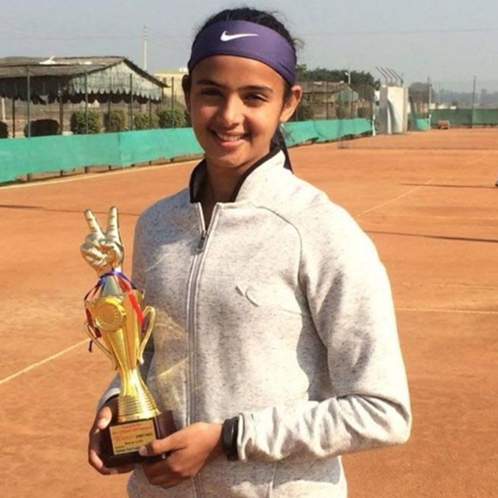 गुरुग्राम में बिल्डर ने की बेटी की हत्या:​​​​​​​पीठ में 3 गोलियां मारीं; बोला- लोग उसकी एकेडमी की कमाई खाने का ताना मारते थे