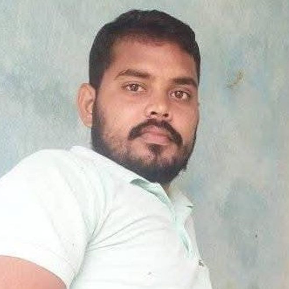 रोटावेटर में फंसकर युवक की मौत:खेत की जुताई कर रहा था, कूड़ा फंसने पर चलती मशीन साफ करने लगा