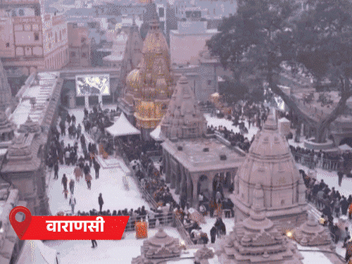 मुजफ्फरनगर में कांवड़ियों का हंगामा, राहगीर को पीटा:मुस्लिम कारीगर ने 'ऑपरेशन सिंदूर' की कांवड़ बनाई; बाबा विश्वनाथ का ड्रोन VIDEO देखिए