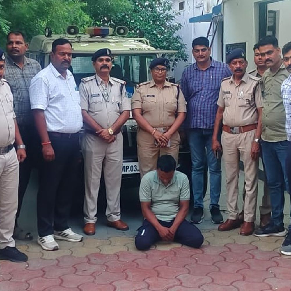 देवास में 24 केस वाला जिलाबदर बदमाश गिरफ्तार:पुलिस ने मुक्ति मार्ग के पास दबिश देकर पकड़ा; देसी कट्टा और कारतूस बरामद