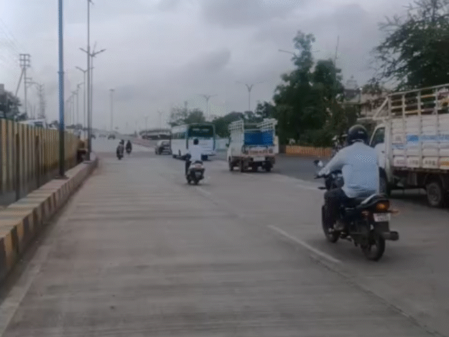 इंदौर में कल रहा जुलाई का सबसे ज्यादा तापमान:दिन का पारा 31 डिग्री से ज्यादा; सुबह से मौसम साफ, बीच-बीच में बादलों का दौर