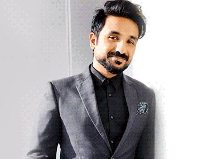 वीर दास ने बताया भेदभाव का अनुभव:कहा- 'नमस्ते लंदन' की शूटिंग में कटरीना-ऋषि कपूर के सिर पर था छाता, मैं धूप में तप रहा था