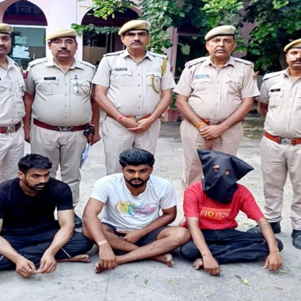 जिम संचालक-ट्रेनर पर जानलेवा हमले के 3 आरोपी गिरफ्तार:कई युवकों ने लाठी-डंडो से सरेराह बेरहमी से मारपीट की थी, कोतवाली थाना पुलिस की कार्रवाई