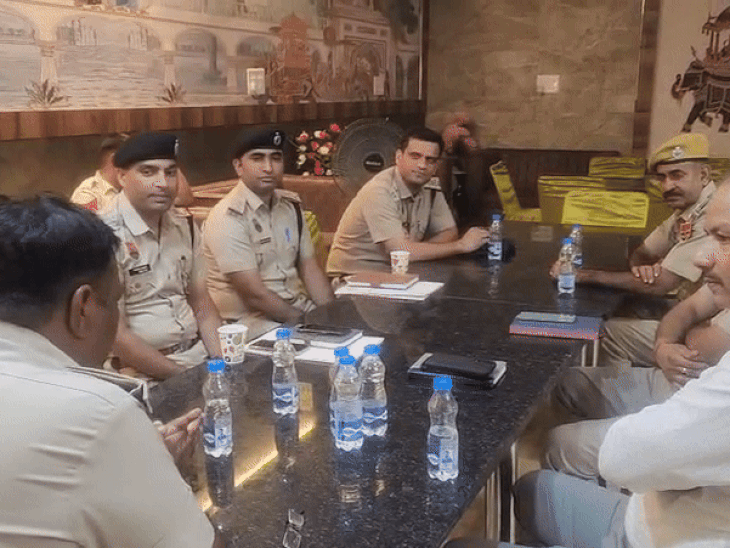 हरियाणा के नूंह में 24 घंटे के लिए इंटरनेट बंद:ब्रजमंडल यात्रा को लेकर आदेश; दिन में डीजल से भरे 87 कैन पकड़े; 2 साल पहले हिंसा हुई थी