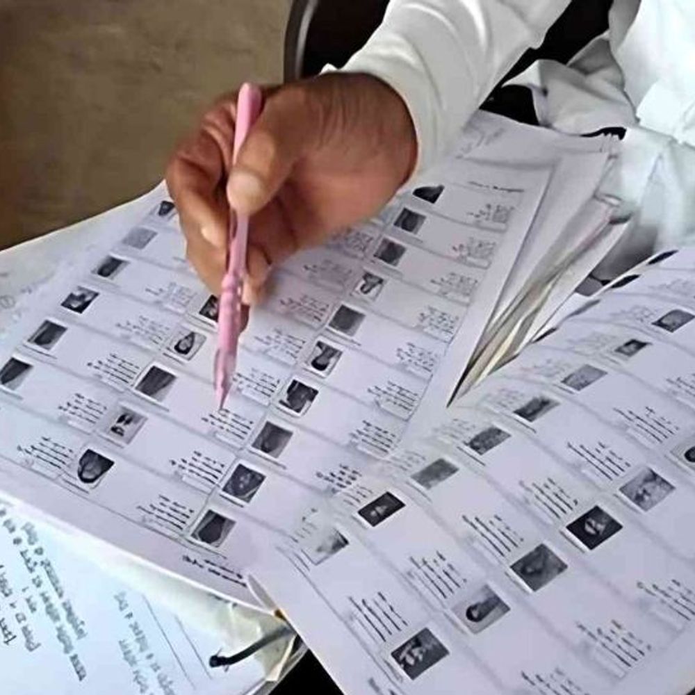 बिहार की तरह पूरे देश में वोटर लिस्ट जांची जाएंगी:चुनाव आयोग की तैयारी पूरी; सुप्रीम कोर्ट में 28 जुलाई की सुनवाई के बाद फैसला होगा