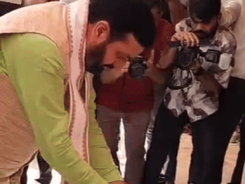 रोहतक में शहीद के घर पहुंचे सीएम सैनी:बोले- हरसंभव सहायता करेगी सरकार, भूपेंद्र सिंह हुड्डा ने परिवार को दी सांत्वना