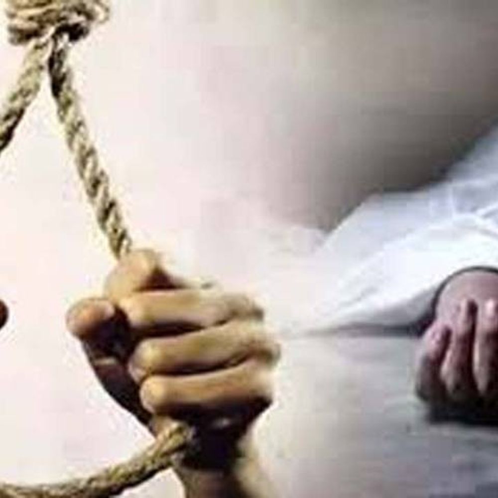 लखनऊ में विवाहिता ने की आत्महत्या:दुप्पटे से फंदा बनाकर फांसी लगाई, 1 साल पहले शादी हुई थी