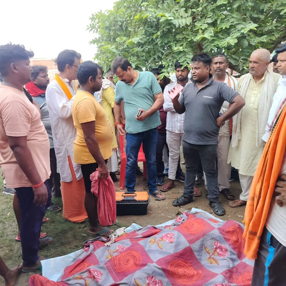 बक्सर में किसान ने जहर खा दी जान:खेत के लिए कर्ज लेकर दिए थे एक लाख रुपए, इलाज के समय मौत
