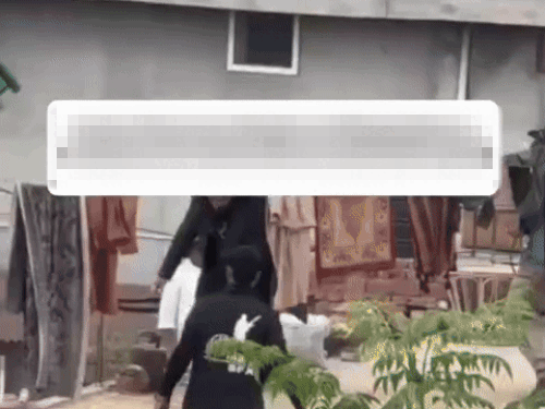 पंजाब में रणवीर सिंह की फिल्म की शूटिंग का विरोध:घर पर पाकिस्तान का झंडा लगाया; VIDEO में AK-47 लेकर कूदते दिखे बॉलीवुड एक्टर