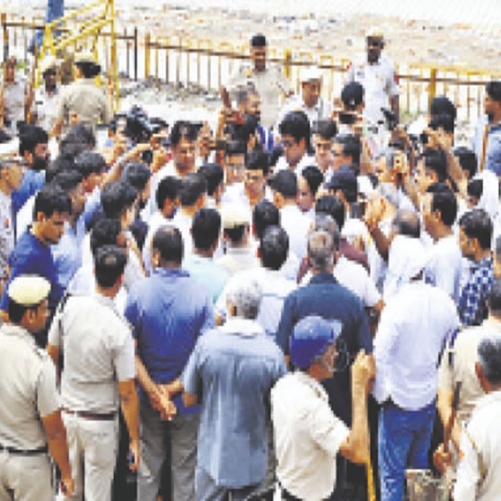 भिवाड़ी के लोग परेशान:हाईवे पर अवैध रैंप के खिलाफ महापंचायत, लोग बोले-बारिश के पानी को रास्ता दे हरियाणा