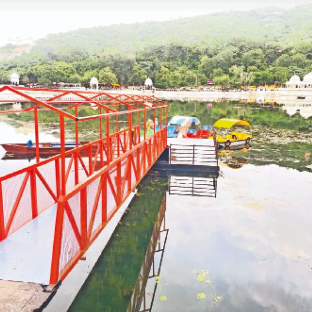 पर्यटन को नई सौगात:शहर में पहली बार दूधतलाई में 6 शिकारा-2 जॉरबिंग बैलून शुरू होंगे