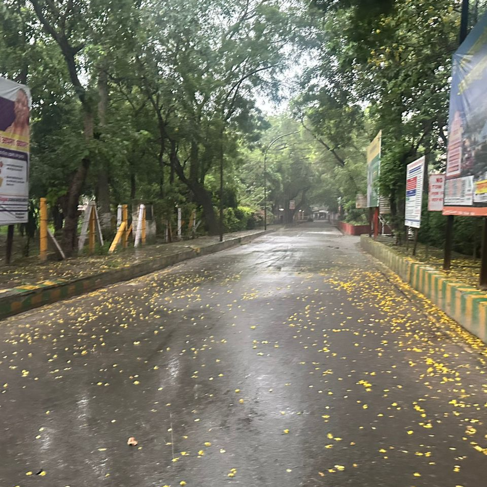 गाजियाबाद में रात में रुक रुककर बारिश:आज भी 16 मिमी बारिश की संभावना, उमस भरी गर्मी से राहत