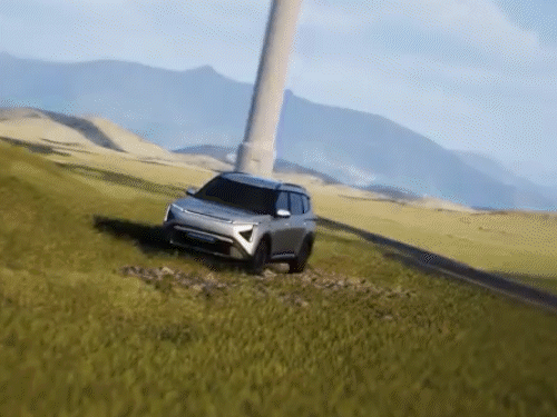 किआ कैरेंस क्लाविस EV आई-पैडल टेक्नोलॉजी के साथ लॉन्च:ये भारत में पहली 7-सीटर इलेक्ट्रिक MPV; 490km तक की रेंज, शुरुआती कीमत ₹17.99 लाख