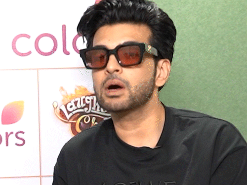 करण कुंद्रा ने लाफ्टर शेफ्स जर्नी पर की बात:शो में जाने की खबर सुनकर फैमिली ने कहा था- खानदान का नाम मिट्टी में मिलवाकर आएगा