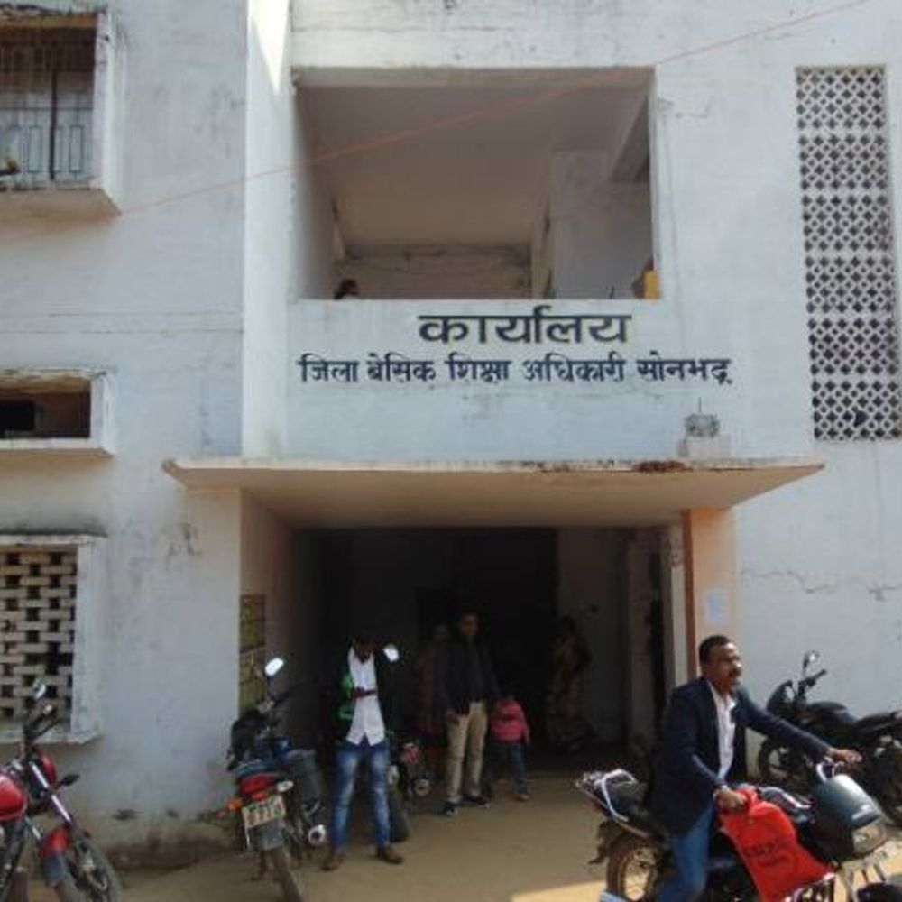 सोनभद्र में बारिश से जलभराव की स्थिति:कल कक्षा 1 से 8 तक के सभी स्कूलों में रहेगा अवकाश
