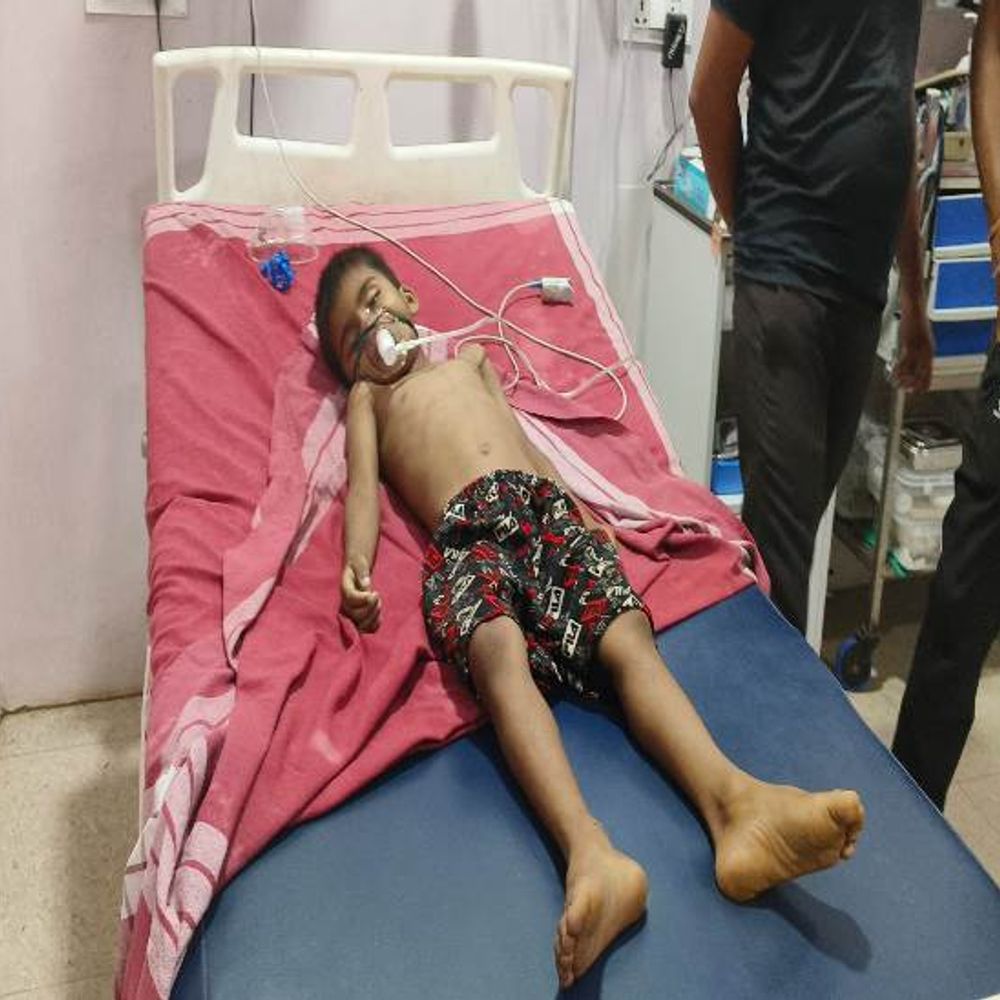 बालोद में 5 वर्षीय मासूम की करंट से मौत:घर में खेलते समय टेबल फैन की चपेट में आया, कॉम्प्लेक्स पुताई कर रहा मजदूर झुलसा