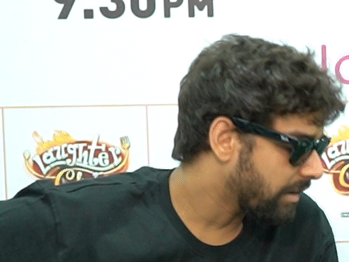 लाफ्टर शेफ्स के कंटेस्टेंट समर्थ-अभिषेक की मजेदार नोकझोंक:अभिषेक बोले- मेरे थप्पड़ से इसका करियर बना, हमारी जोड़ी दर्शकों को पसंद आ रही